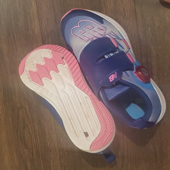 Girls New Balance sneakers sz 4 - Picture 7 of 7